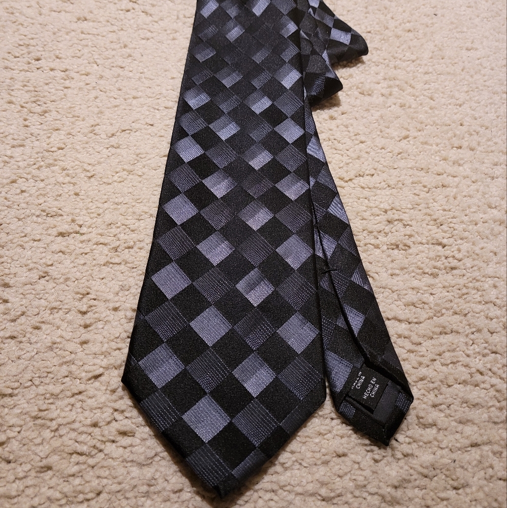 Arrow silk ties